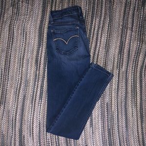 Levi skinny jeans size 26 dark wash
